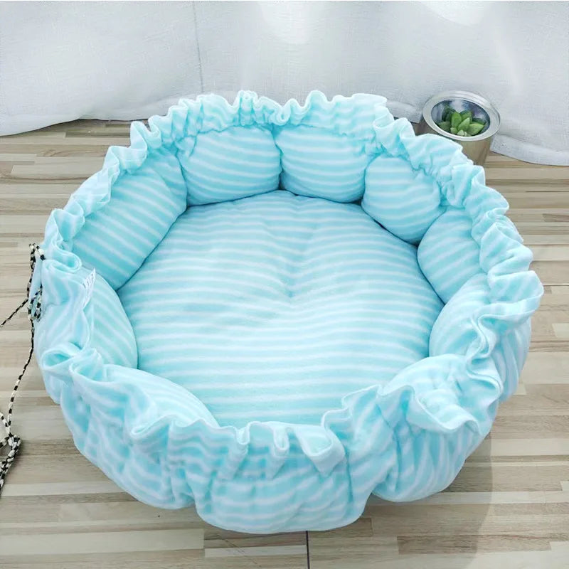 Soft, Warm Nest with Adjustable Drawstring for Cats, Puppies, and Small Pets.